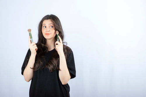Strobe Cream vs Highlighter: Which One Should You Choose?