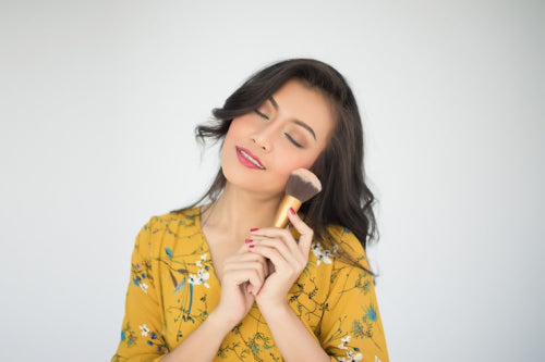 Indian Beauty Consumers Embrace Multi-Functional Glow Products