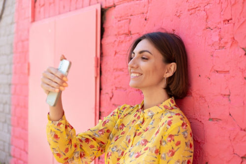 Sotrue Body Glow Spray for Festive, Party, and Vacation Looks