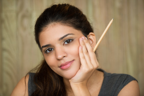 How to Compare Dewy and Matte Makeup Finishes