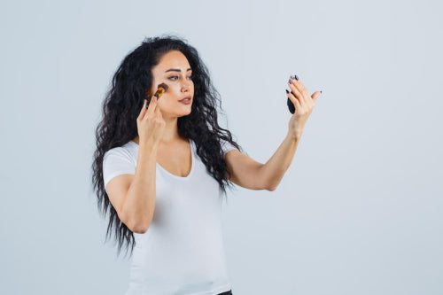 How Strobe Creams Support Radiant Makeup Looks