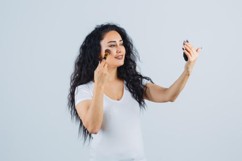 How Hydration-Focused Makeup Supports Healthy-Looking Skin